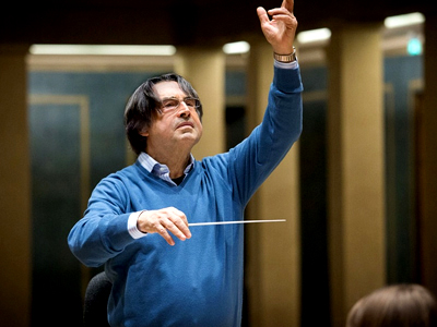 Riccardo Muti rehearses in Munich’s Herkulessaal in December 2015